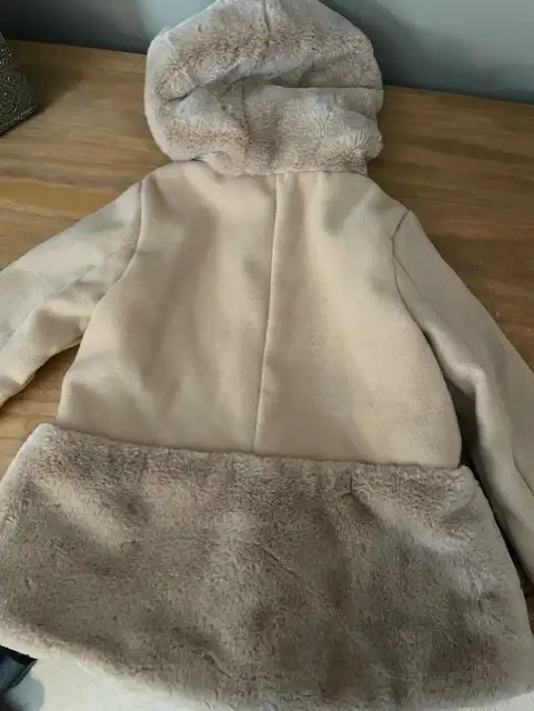 Toddler Coat with Mittens - 3T in Kids & Youth in Ottawa - Image 5