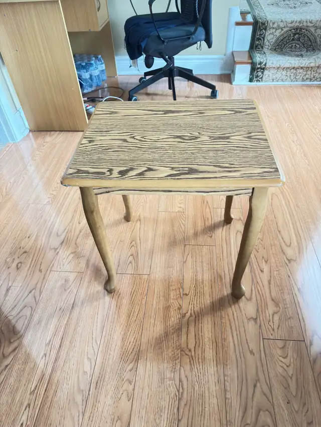 One small wooden table in Other Tables in City of Toronto - Image 4