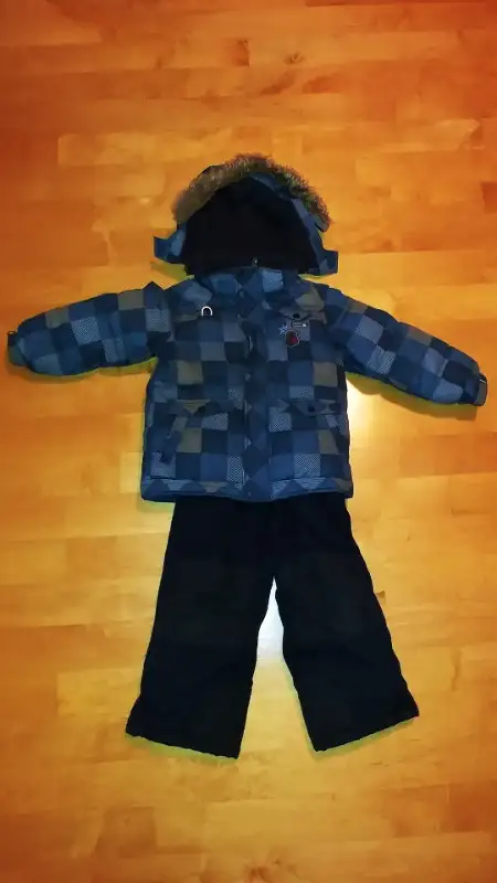 Boys snowsuits in Kids & Youth in Laval / North Shore - Image 3