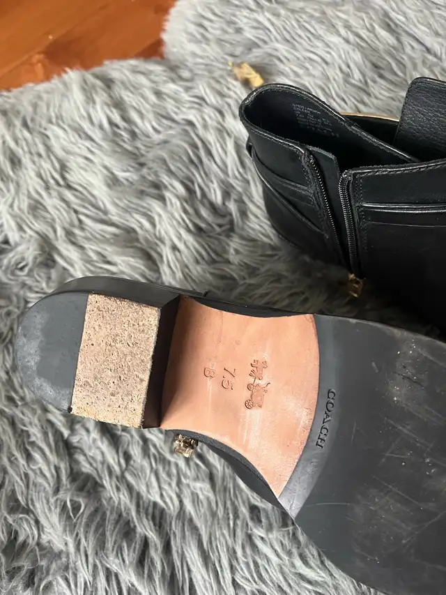 Women’s coach leather boots 7.5new in Women's - Shoes in London - Image 5