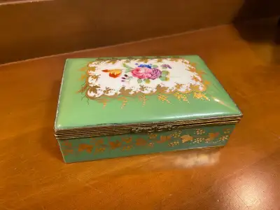 Antique Rare Dresden Porcelain Hinged Trinket Jewelry Box Green, View more