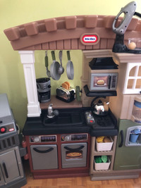 Little Tikes Toy Kitchen Plus Accessories 