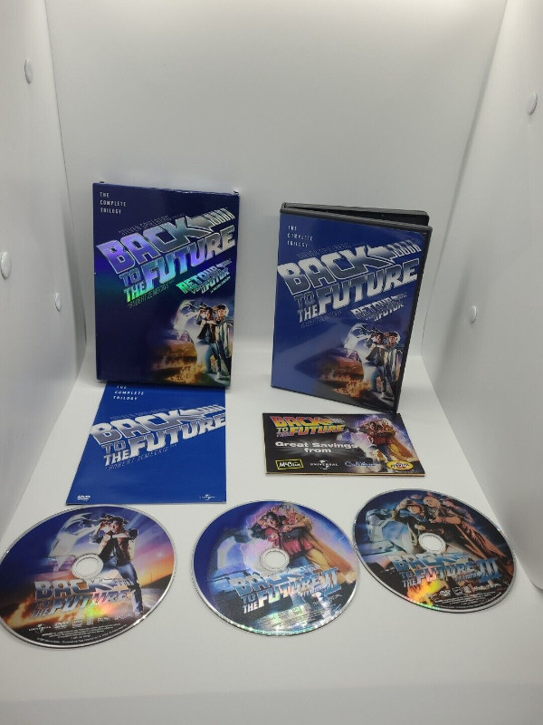 BACK TO THE FUTURE THE ULTIMATE VISUAL HISTORY BOOK in Comics & Graphic Novels in Victoria - Image 4