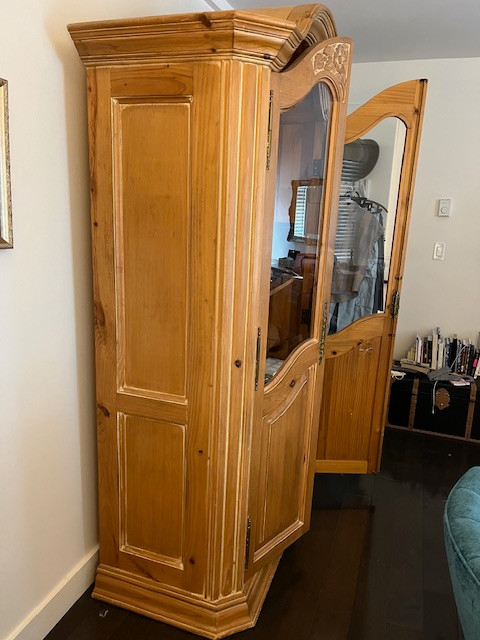 Free Gorgeous Artisan Carved French Country Style Armoire/Hutch in Hutches & Display Cabinets in Vancouver - Image 2