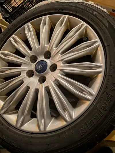 Set of 4 Winter Tires & Rims for Ford Fusion 225/50/R17 Great Shape Sailun Ice Blazers Came off 2016...