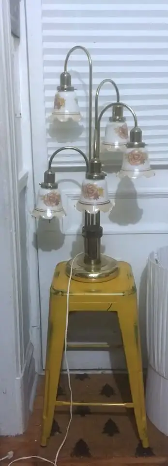 Mid Century Table Lamp with 5 Vintage Tulip lampshades - $200 in Indoor Lighting & Fans in City of Montréal - Image 3