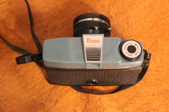 Vintage Diana F 120 Film Camera. NOT A Lomography Reproduction in Cameras & Camcorders in City of Toronto - Image 2