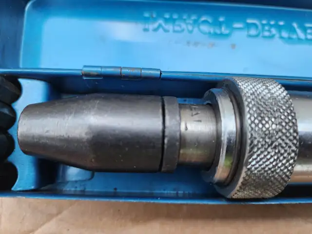 1/2" Drive Impact Screw Driver With 4 Bits And Metal Case. in Hand Tools in Windsor Region - Image 4