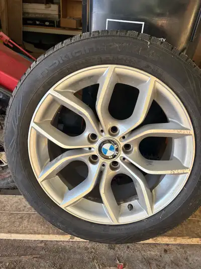 Price drop - taking fair offers , ignoring the dumb offers :D Selling a like new BMW spare tire, siz...