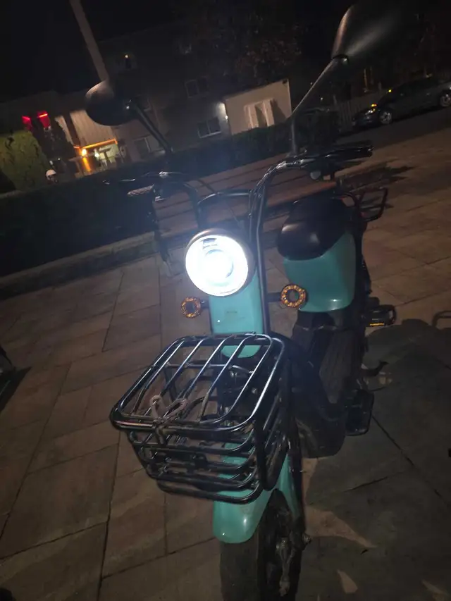 electric scooter in Scooters & Pocket Bikes in City of Toronto - Image 2