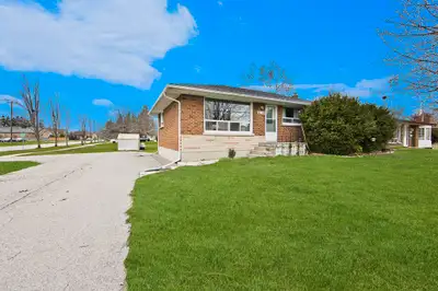 3 Bedroom Basement for Rent In Whitby