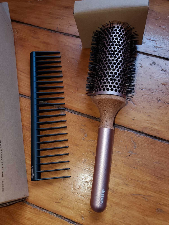 BRAND NEW dyson round brush+comb in Other in Hamilton - Image 3