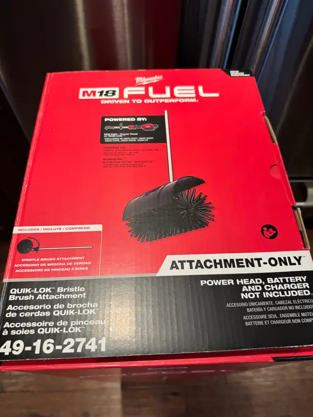 Milwaukee M18 Fuel - QUIK LOC Bristle Brush Attachment in Other in Oakville / Halton Region - Image 2