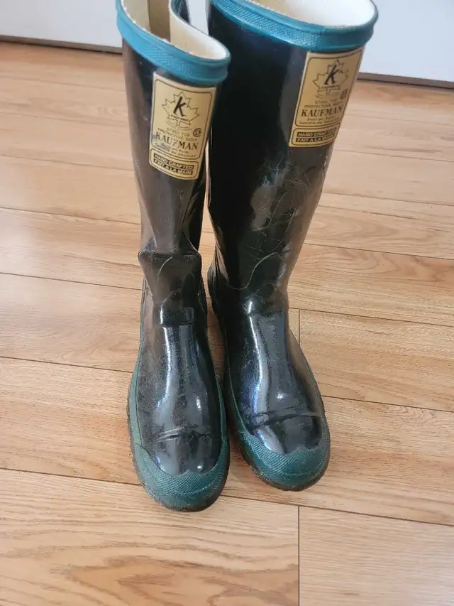 men's rain boots in Men's Shoes in Cambridge - Image 2