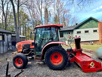 Tracteur de déneigement Kubota L6060 2013 avec environ 2500 heures. Mécanique excellente, démarre au...