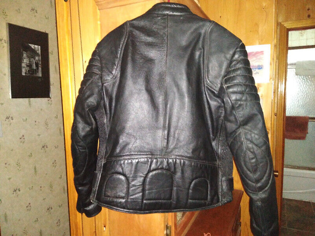 Manteau de moto en cuir pour femme dans Femmes - Autre  à Laurentides - Image 2