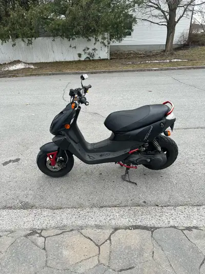 Brand new battery Brand new air filter Recently tuned up Recently cleaned carburator Few minor scrat...