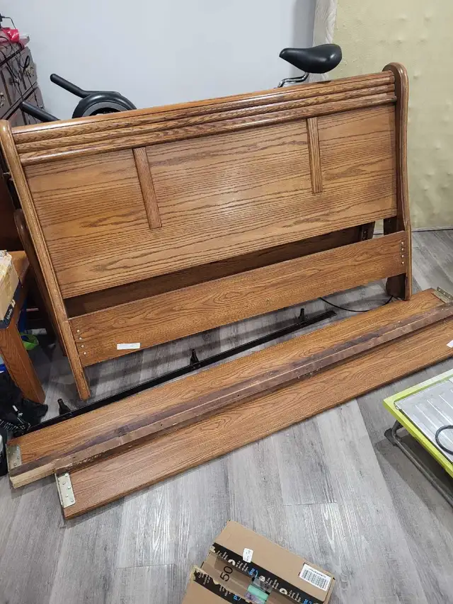 bed frame-queen in Beds & Mattresses in Prince George - Image 2