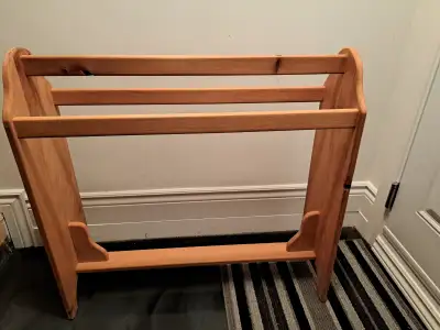 Support à couvre-lit / Bed cover holder, View more