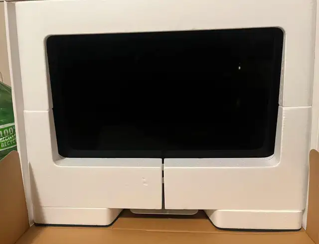 2020 27" 5K RETINA IMAC in Desktop Computers in Edmonton - Image 7