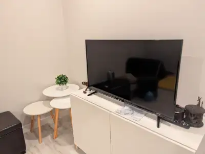 40 inch Hisense TV w/ smart remote-  40h5507, View more