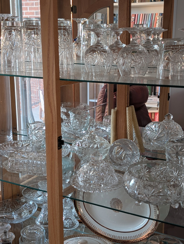 Vaisselier - Crystal Pinwheel dans Mobilier de salle à manger et cuisine  à Ville de Montréal - Image 4