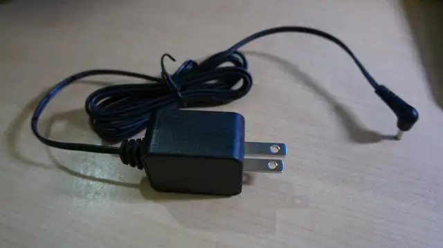 LAPTOP ADAPTER EP19-0800 in Laptop Accessories in Norfolk County - Image 2