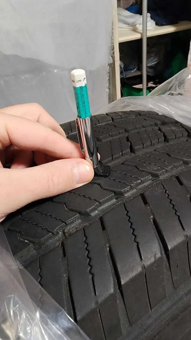 MichelinDefender LTX M/S2 245/70R17/XL 114T in Garage Sales in Mississauga / Peel Region - Image 2
