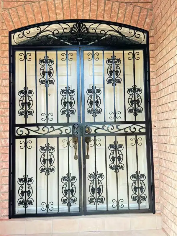 Security iron doors security iron window in Windows, Doors & Trim in Mississauga / Peel Region - Image 3