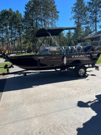 2019 Tracker Pro Guide V16 Fishing Boat