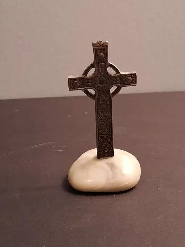 Pewter Cross on Stone in Other in City of Toronto - Image 3