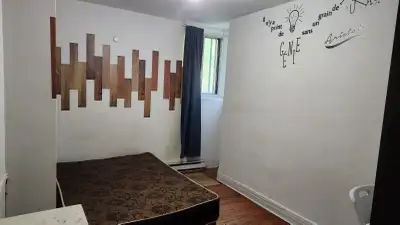 **Room for Rent – Côte-des-Neiges (CDN) – All Included** Nice and cozy room available for rent in CD...