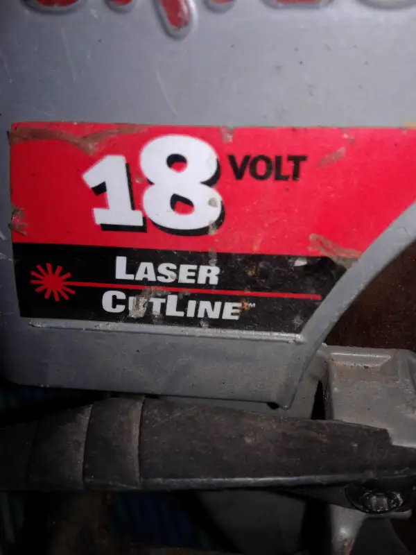 18 volt skilsaw and carbide blade in Power Tools in Hamilton - Image 7