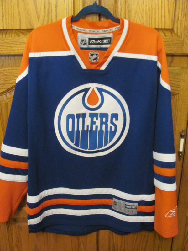 NHL Oilers  Jersey in Arts & Collectibles in Edmonton - Image 4