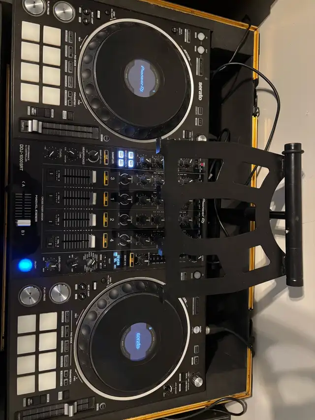 Pioneer DJ DDJ-1000SRT 4-Channel Serato DJ Controller in Performance & DJ Equipment in City of Toronto - Image 2