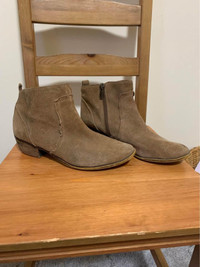 Lucky brand leather ankle boots size 9.5 cash only