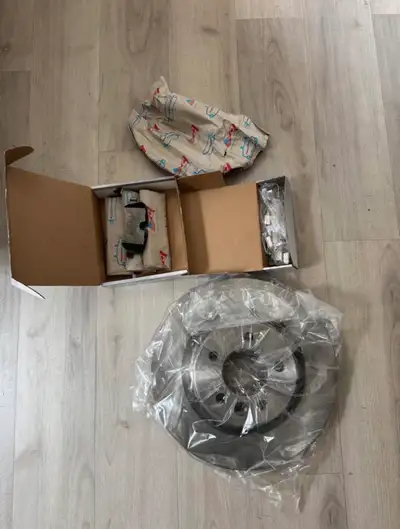 New brake kit, 4 rotors + 4 brake pads + hardware, compatible with 2006-2009 Land Rover Range Rover...