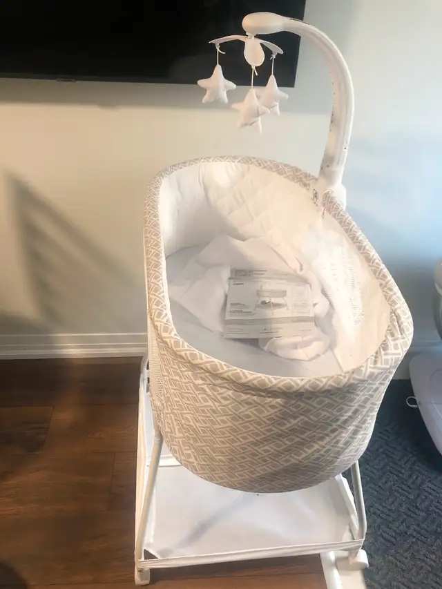 White baby bassinet with wheels in Cribs in Oakville / Halton Region - Image 3