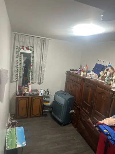 Private room available in a 2-bedroom basement of a house starting August 1. One female tenant prefe...