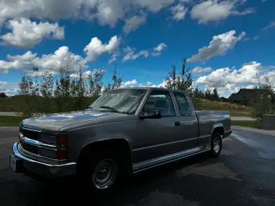 For Sale: 1998 Chevrolet 1500 – Only 68,000 km – Immaculate Condition – $15,000 Key Features: • 4.3L...