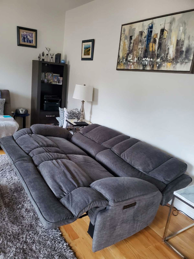 7 foot recliner couch for sale  in Couches & Futons in Markham / York Region