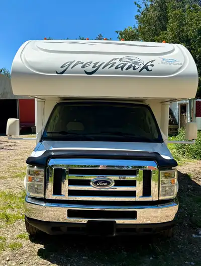 Great family RV! Safetied June 2026 32’ class c, v10 F450 Sleeps 8 (6 adults comfortably) Master bed...