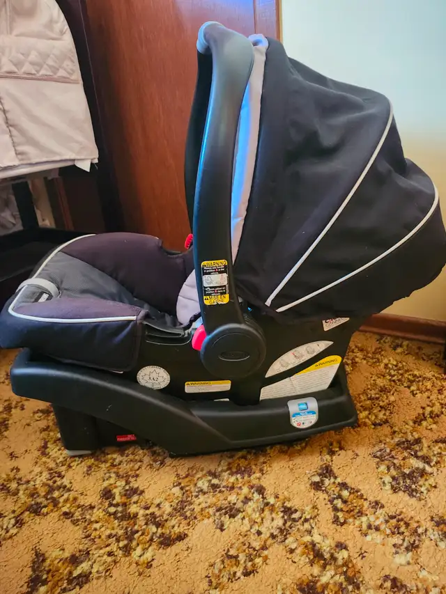 Graco click connect car seat in Strollers, Carriers & Car Seats in St. Catharines - Image 4