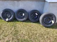 4 pneus d'hiver Hankook 215/60R16 95T