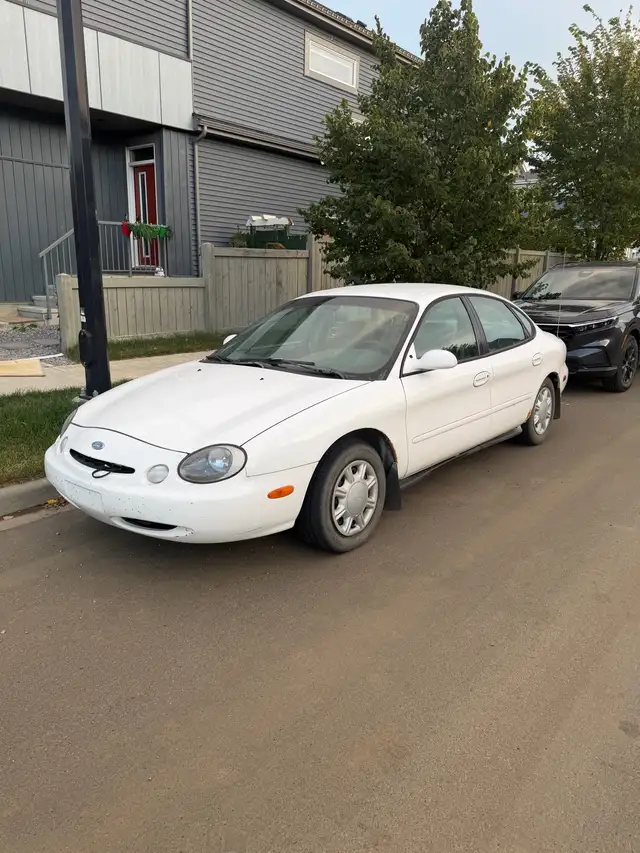  1999 Ford Taurus
