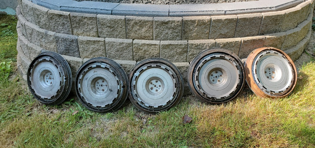 15 inch spoke hub caps in Tires & Rims in Yarmouth - Image 2