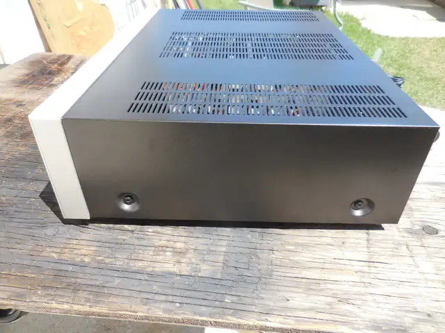Harman Kardon hk460i Stereo Receiver in Stereo Systems & Home Theatre in Strathcona County - Image 9