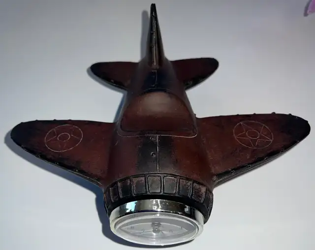 Airplane desk clock in Home Décor & Accents in Kitchener / Waterloo - Image 2