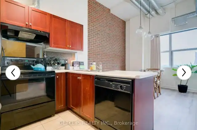 2 Bed 2 Bath Loft on King Street in Long Term Rentals in City of Toronto - Image 8