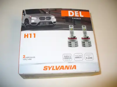 AMPOULES LED POUR PHARES D’ AUTO (NEUVES) 2 Ampoules LED SYLVANIA #SYLH 11 LED.BX2 Blanc froid 6000...
